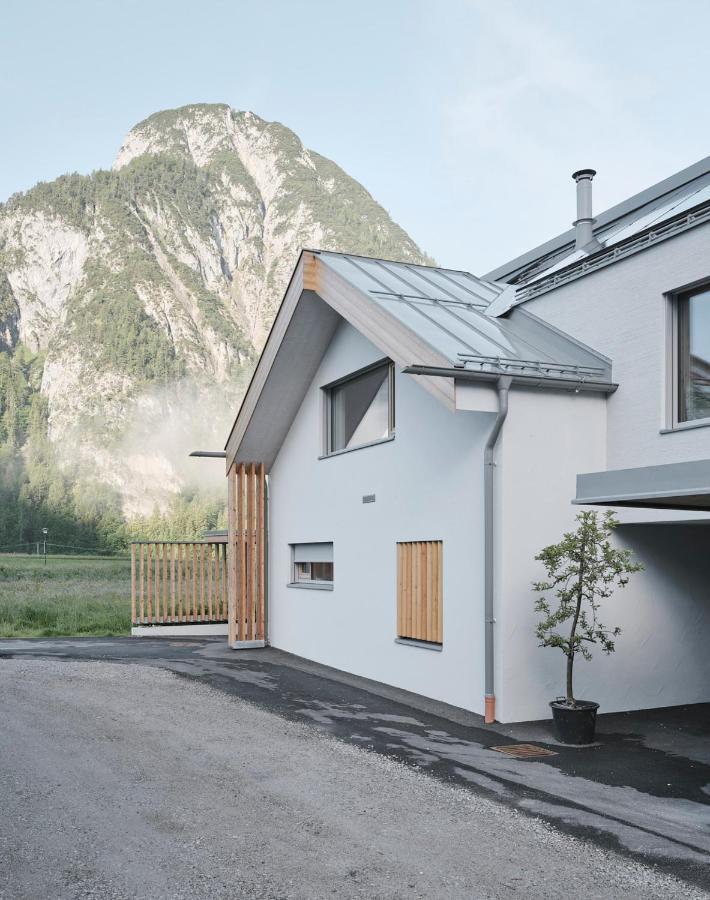 Villa Urban Mountain Chalet With Lake View Maurach  Exterior foto